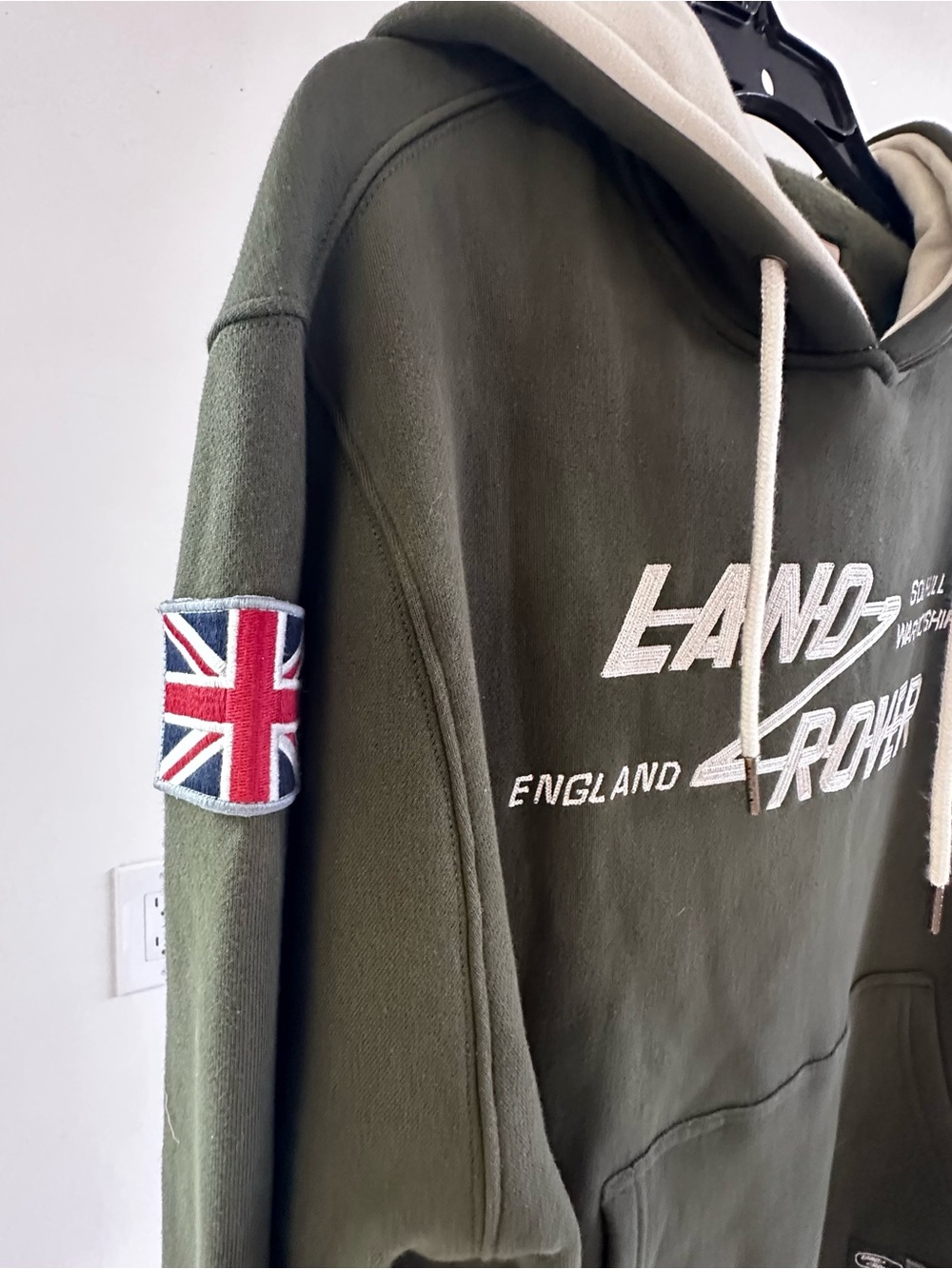Red Canoe x Land Rover Heritage Pullover Hoodie Bronze Green Large NWT - Picture 8 of 13